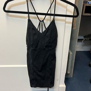 Lululemon sz 6 strappy tank top with built in bra